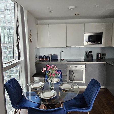 2 Bed Luxurious Apartments Canary Wharf لندن المظهر الخارجي الصورة