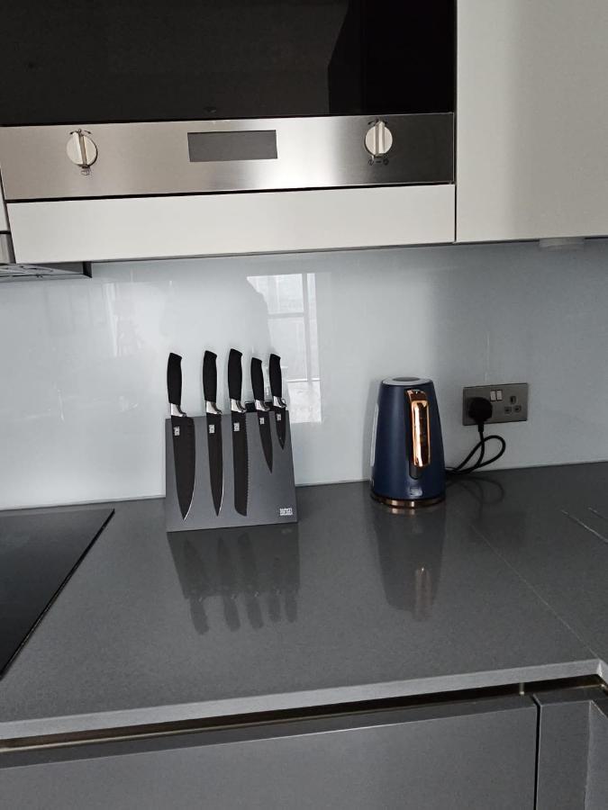 2 Bed Luxurious Apartments Canary Wharf لندن المظهر الخارجي الصورة