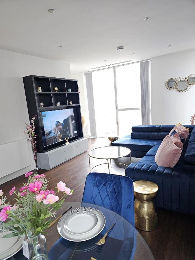 2 Bed Luxurious Apartments Canary Wharf لندن المظهر الخارجي الصورة