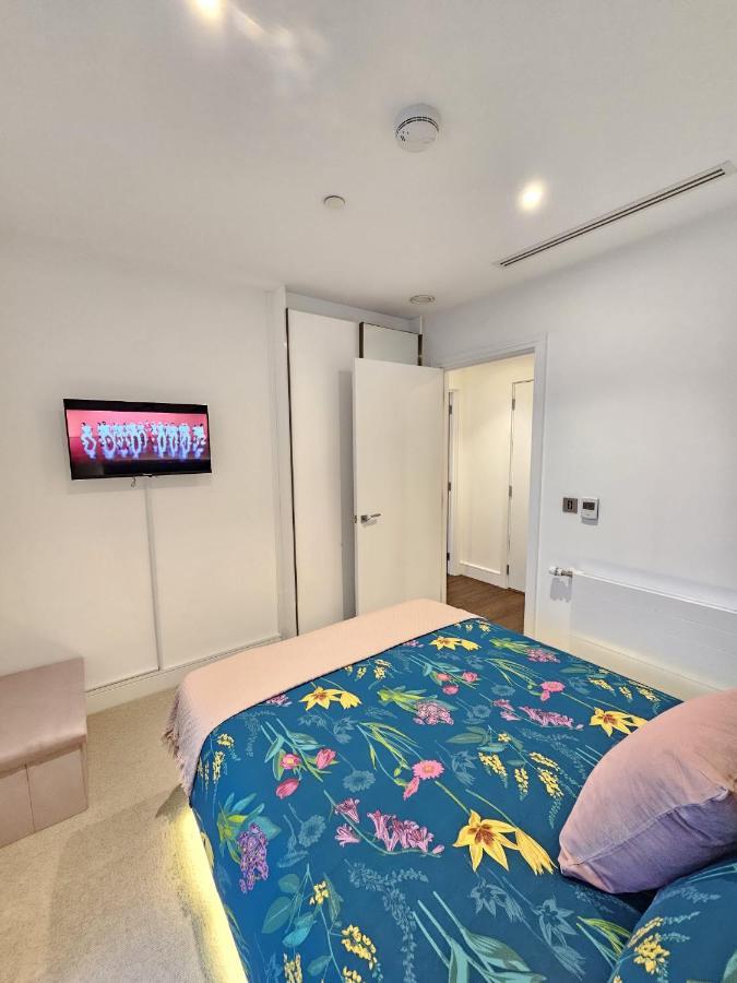 2 Bed Luxurious Apartments Canary Wharf لندن المظهر الخارجي الصورة